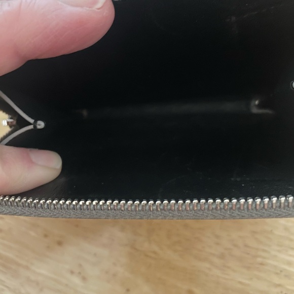 Yves Saint Laurent Gray wallet - Picture 6 of 9